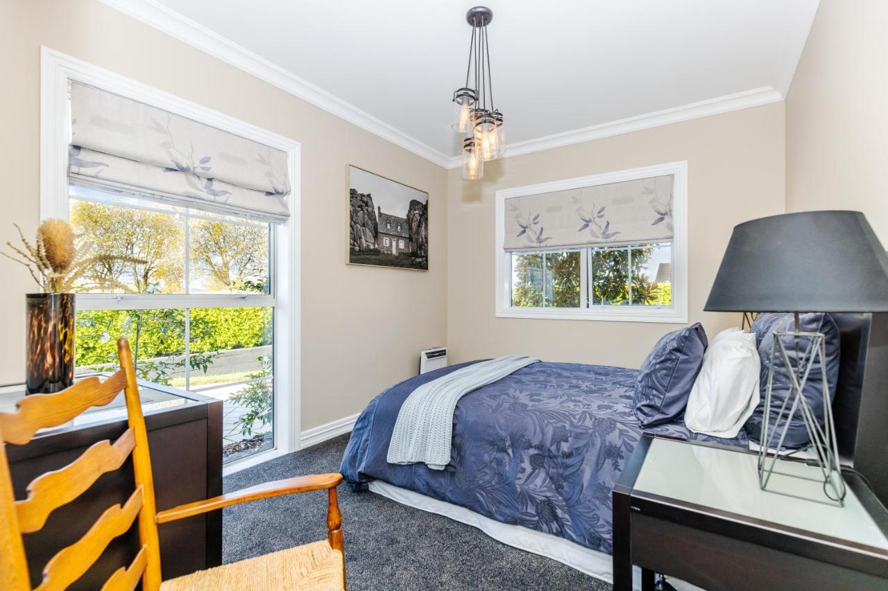 Sweet Magnolia 1 Or 2 Bedroom Suite St Kilda Cambridge With Complimentary Continental Breakfast ภายนอก รูปภาพ